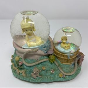 Precious Moments Musical Waterglobe